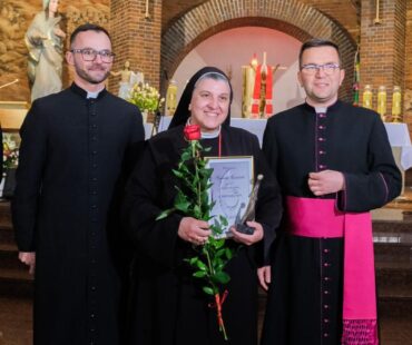 Nagroda Caritas Poznań dla s Michaeli (1)