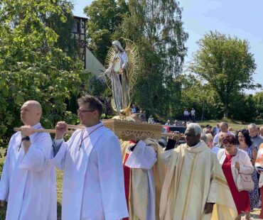 Monstrancja Fatimska - Popowo-Dzięcielec-Nawcz-Rozłazino - Parafialny Kongres Eucharystyczny 2023 (11)