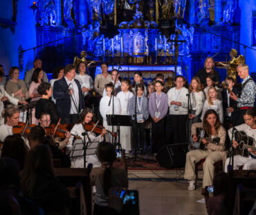 Jubileuszowy koncert Deus Meus i zbiórka w Bazylice w Bolesławcu (16)