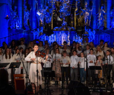 Jubileuszowy koncert Deus Meus i zbiórka w Bazylice w Bolesławcu (33)