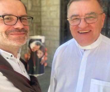 Grzegorz Kiciński z ks Marianem Muchą SAC, kustoszem Sanktuarium na Krzeptówkach
